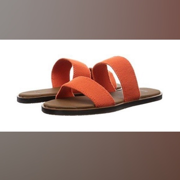 Sanuk Shoes - NWOT Sanuk Yoga Gora Sandal